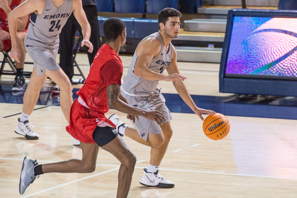 Men's Basketball Sinks Carnegie Mellon 87-86 in Overtime