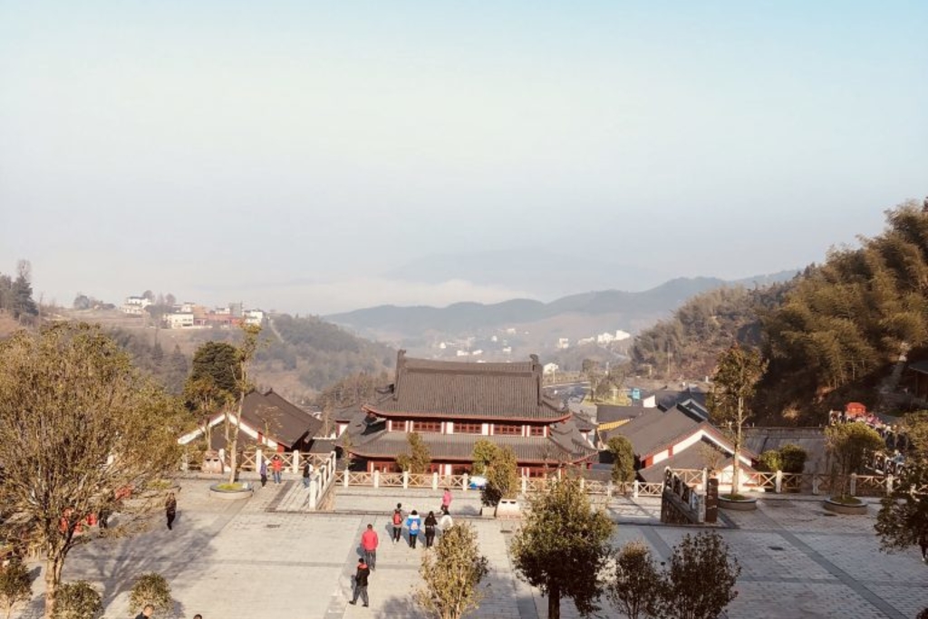Identity fission: reconciling the Chinese and the American in me