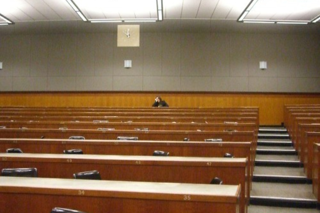 Emory must prioritize undergraduate teaching instead of pure research